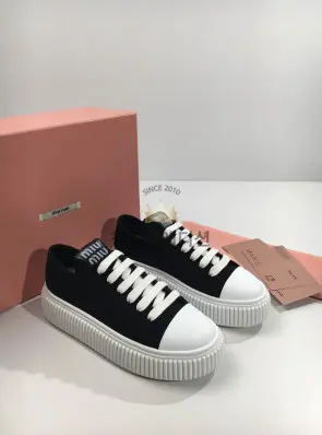 미우미우 스니커즈