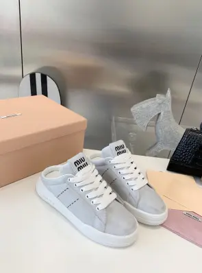 미우미우 스니커즈