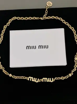 미우미우 miu miu 레터링 목걸이