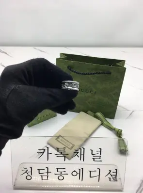 구찌 더블링 G 스네이크 반지 (V-gold소재)