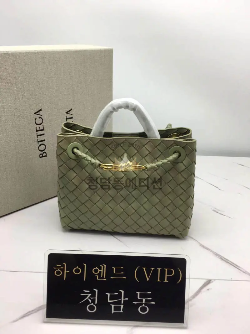 보테가베네타 24SS 안디아모 스몰 743568 (컬러 트래버틴)