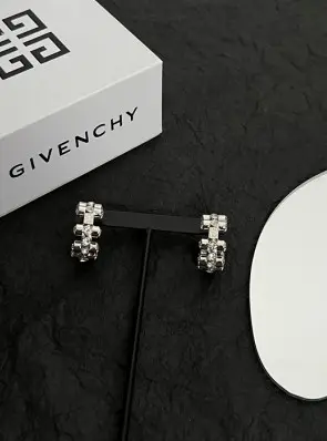 지방시 givenchy 4G 크리스탈 귀걸이