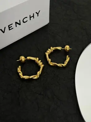 지방시 givenchy 트위스티드 귀걸이