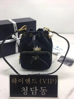 프라다 리나일론 숄더백 1BH038