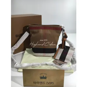 버버리 ASHBY 스몰 캔버스 레더 호보백