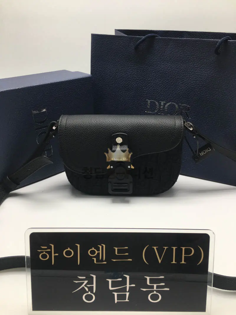 디올 남자 스트랩이 달린 안장 파우치 2ADCA435YKS_H03E