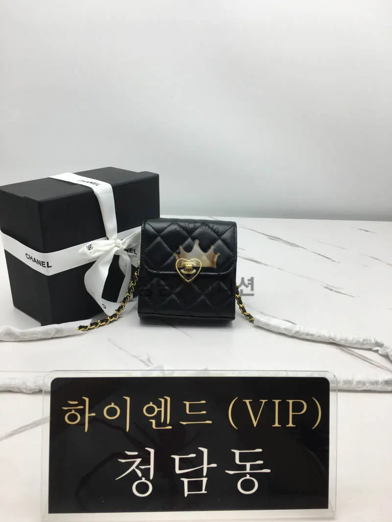 샤넬 23SS 하트 턴락 체인 미니백