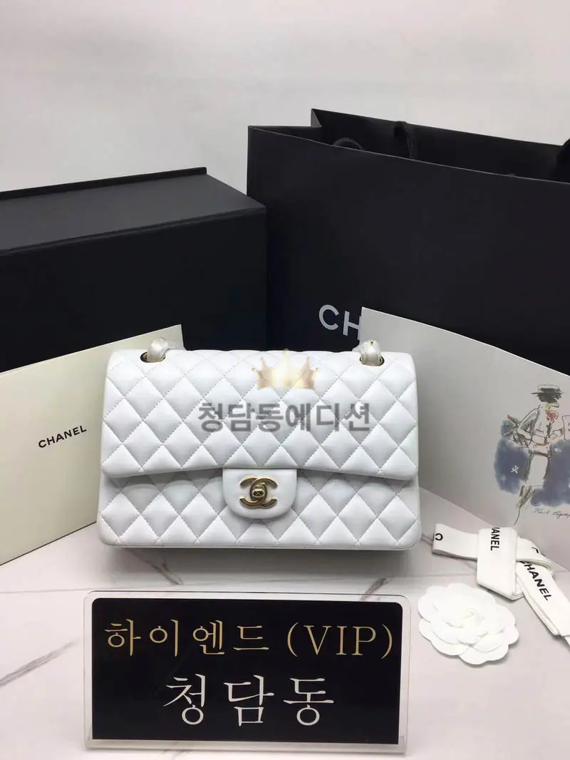 샤넬 클래식백 램스킨 라이트골드 미디움 25.5cm