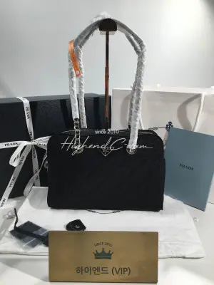 프라다 포코노 퀼팅 체인 숄더백 블랙 1BB903