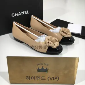 샤넬 24시즌 동백 까멜리아 플랫슈즈