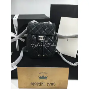 샤넬 24SS 어반스피릿 백팩