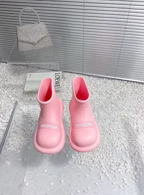 발렌시아가 레인부츠