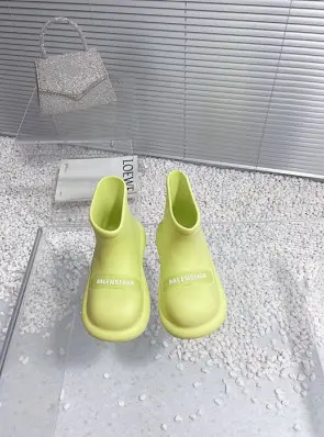 발렌시아가 레인부츠