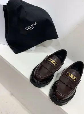 셀린느 트리오페 로퍼