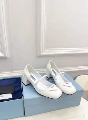 프라다 스퀘어토 메리제인