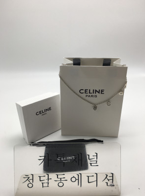 셀린느 트리옹프 레터링 하트 목걸이
