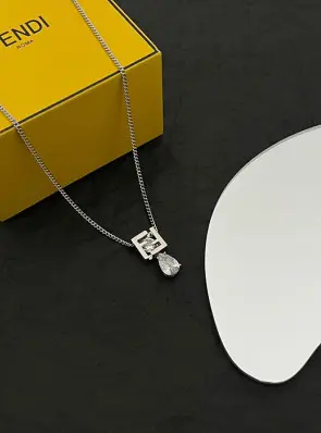 펜디  F 다이아 목걸이