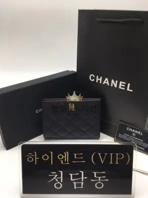 샤넬 클래식 캐비어 패스포트 홀더 금장