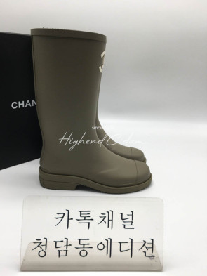 샤넬 레인부츠