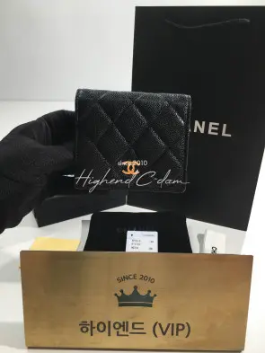 샤넬 폴딩 반지갑 (버클 금장)