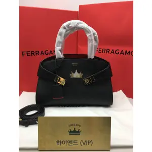 페라가모 허그 탑핸들 스몰