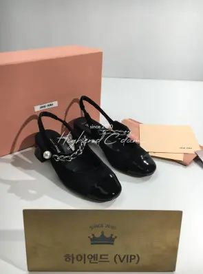 미우미우 슬링백 (4cm)