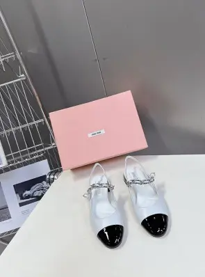 미우미우 슬링백 (4cm)