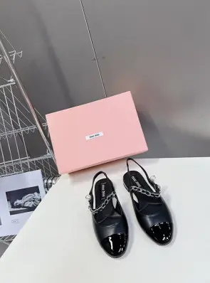 미우미우 슬링백