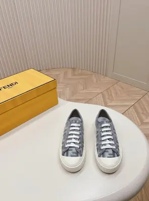 펜디 스니커즈