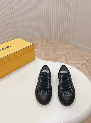 펜디 스니커즈