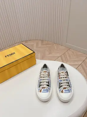 펜디 스니커즈
