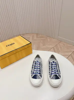 펜디 스니커즈