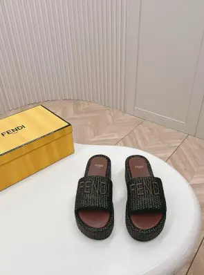 펜디 슬리퍼