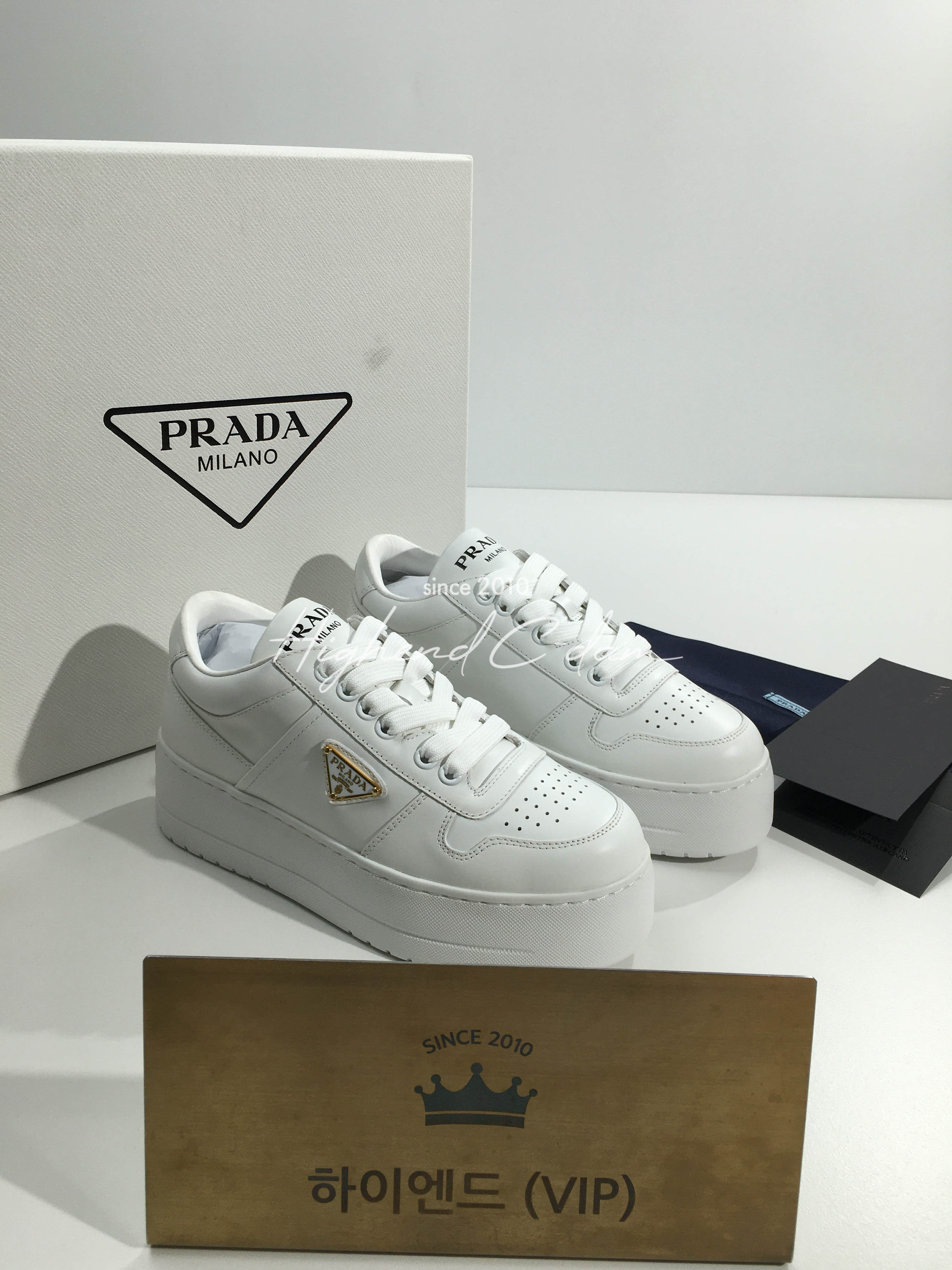 프라다 스니커즈
