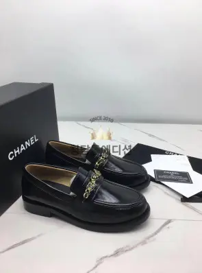 샤넬 카프스킨 로퍼