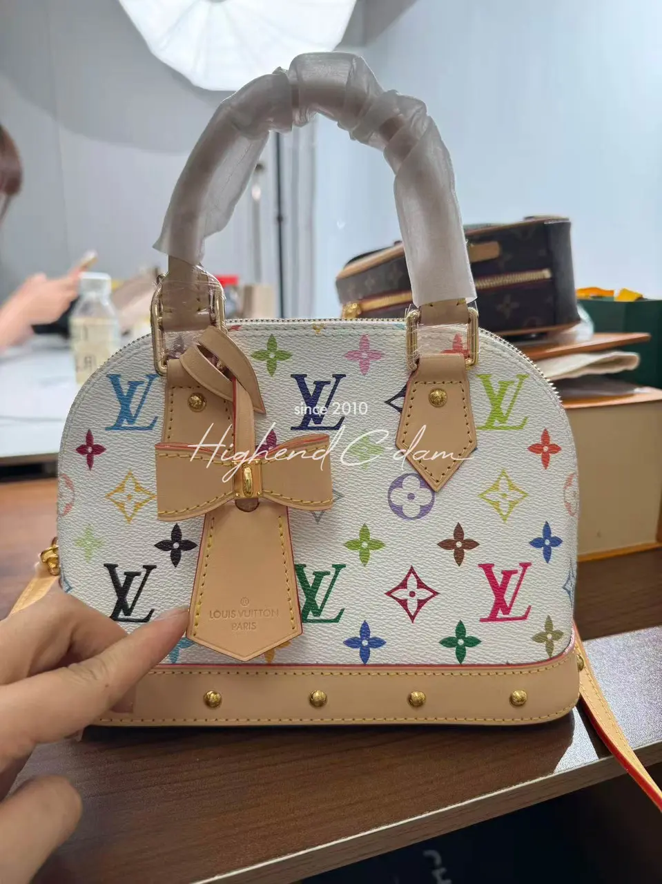 루이비통 무라카미 콜라보 알마 BB M13078