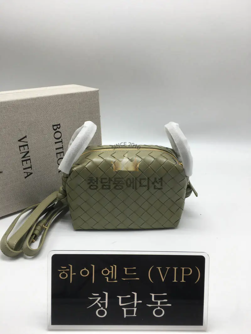 보테가베네타 탑 핸들 루프 백 796615