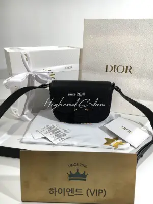 디올 새들 플랩 메신저백 19.5cm (upgrade ver.)
