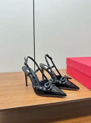발렌티노 v 힐