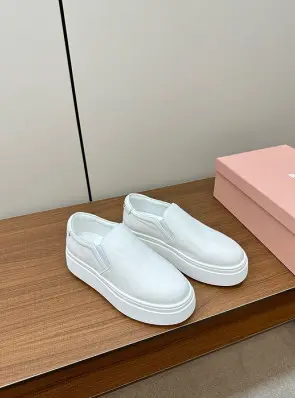 미우미우 캔버스 스니커즈