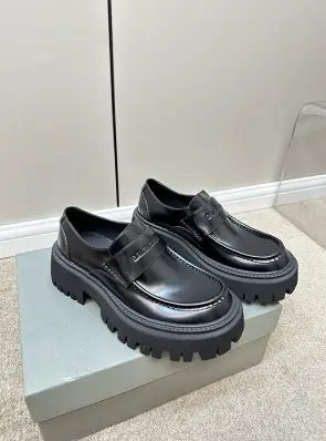 발렌시아가 로퍼