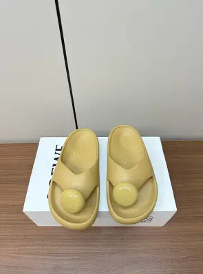 로에베 플립플랍
