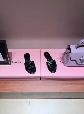 펜디 슬라이드