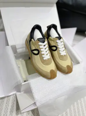 로에베 플로우 러너