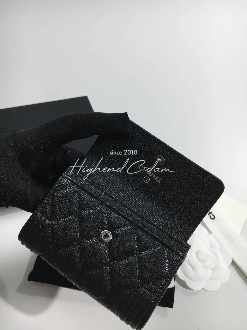 샤넬 보이 카드지갑 (은장)