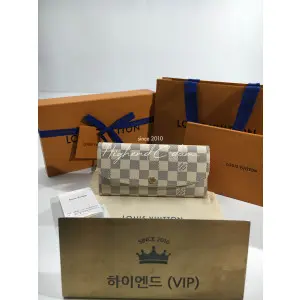 루이비통 에밀리 장지갑 N41625 (내부 핑크)