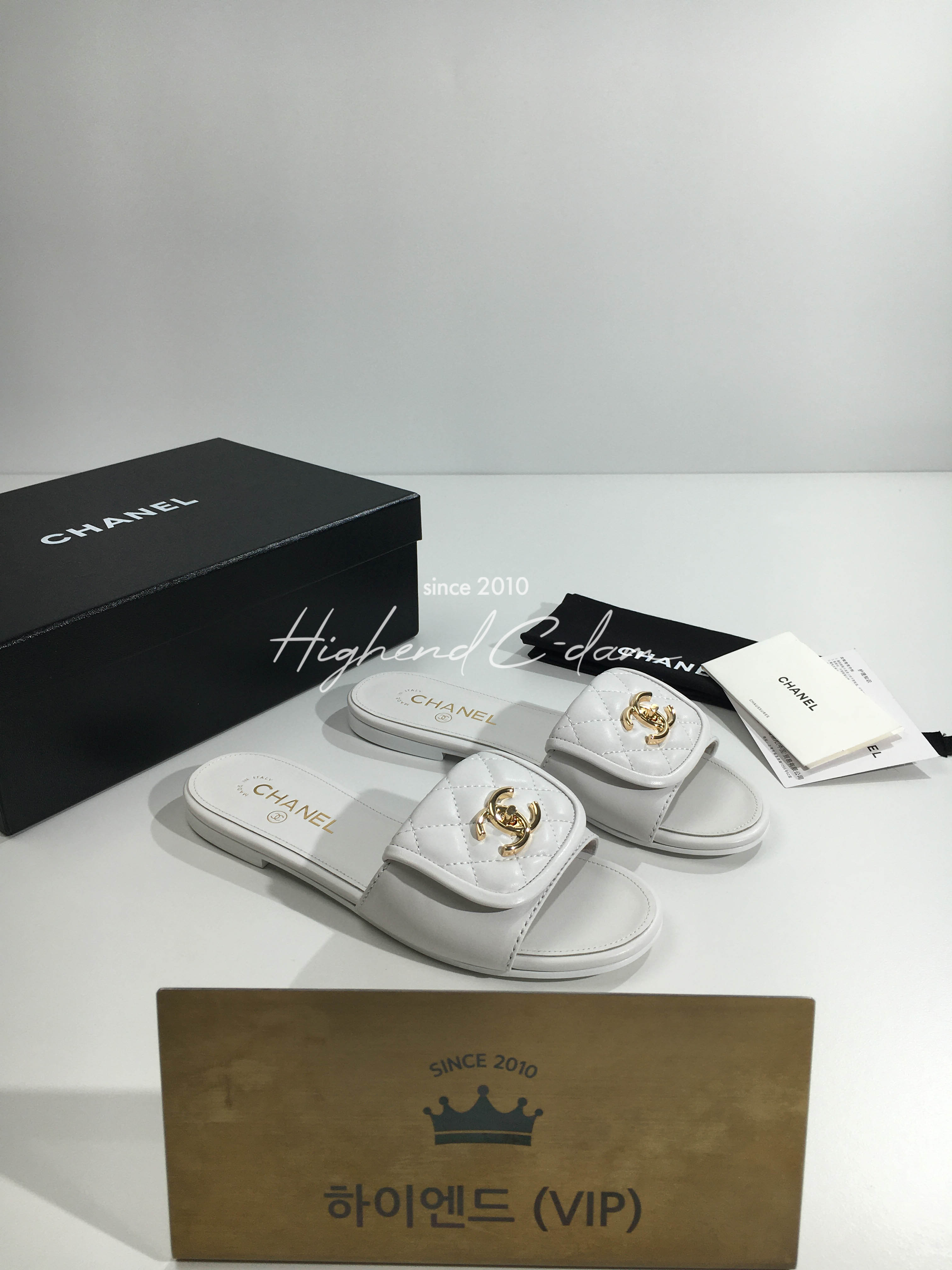 샤넬 턴락 뮬 샌들 G46119 (컬러 화이트)