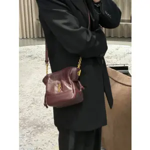 생로랑 램스킨 소재의 제이미(jamie) 미니 파우치 859174