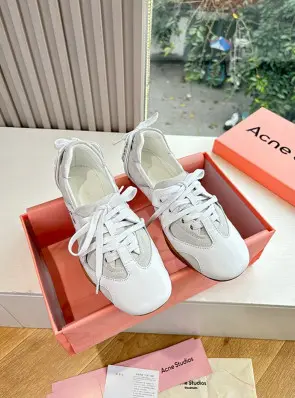 아크네스튜디오 레이스업 스니커즈