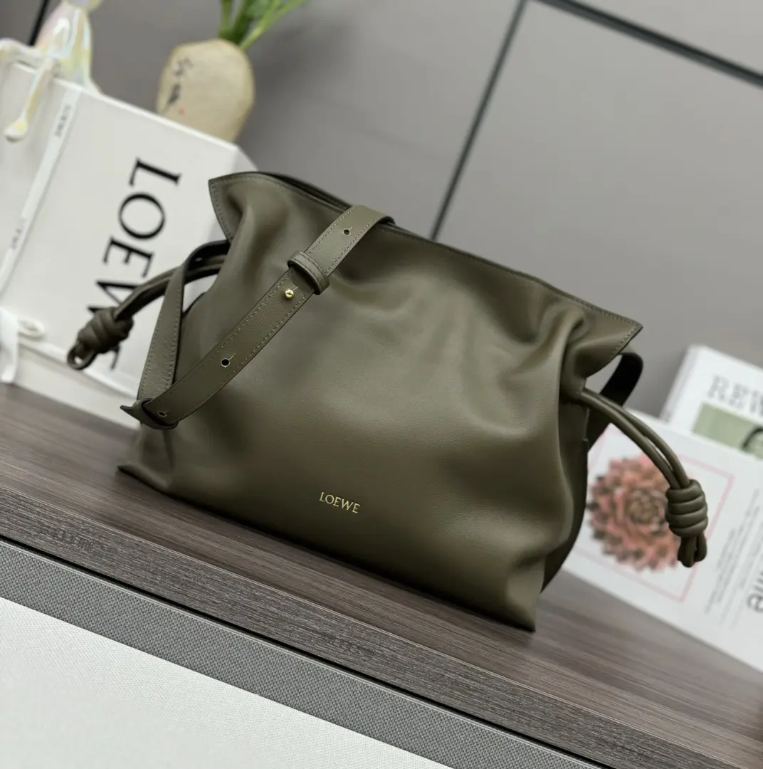로에베 플라멩고 클러치백 30cm